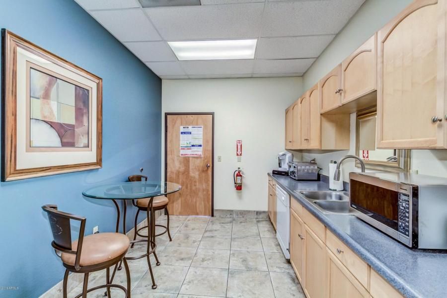 7118 W Frier Dr, Glendale, AZ 85303